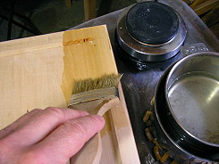 Tafel mit Leim tr�nken