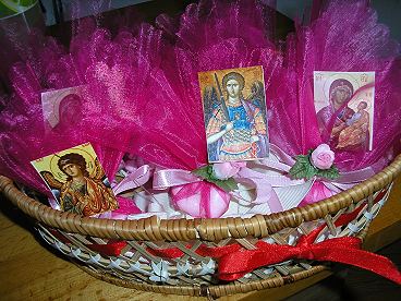 mit Mandeln gef�llte T�lls�ckchen